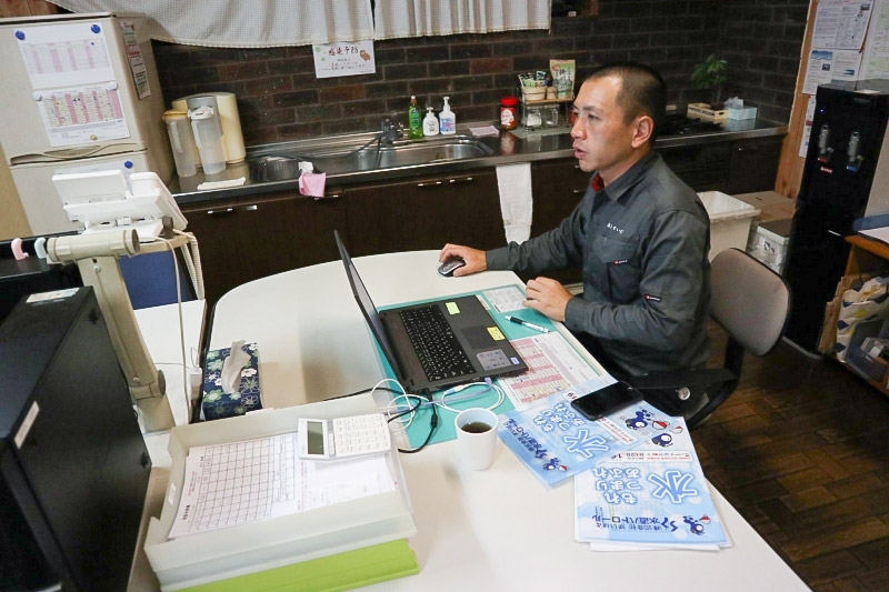 法人営業係④